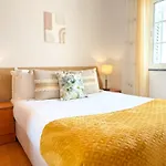 アパート Riverside 3 Bdr With River View Near Portimao エストンバル