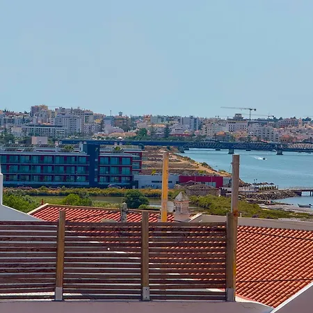 Riverside 3 Bdr With River View Near Portimao アパート *