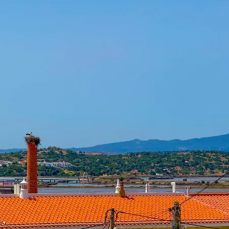 Apartment Riverside 3 Bdr With River View Near Portimao *