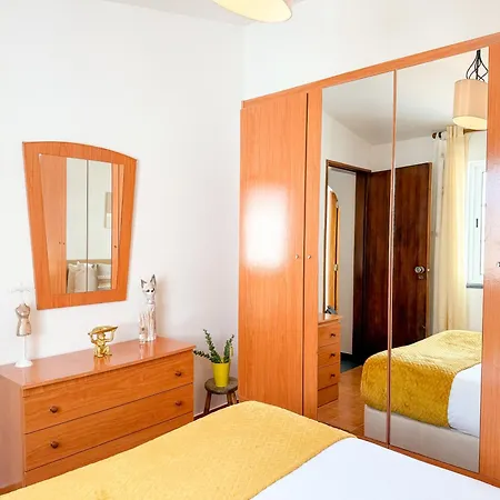 Riverside 3 Bdr With River View Near Portimao *